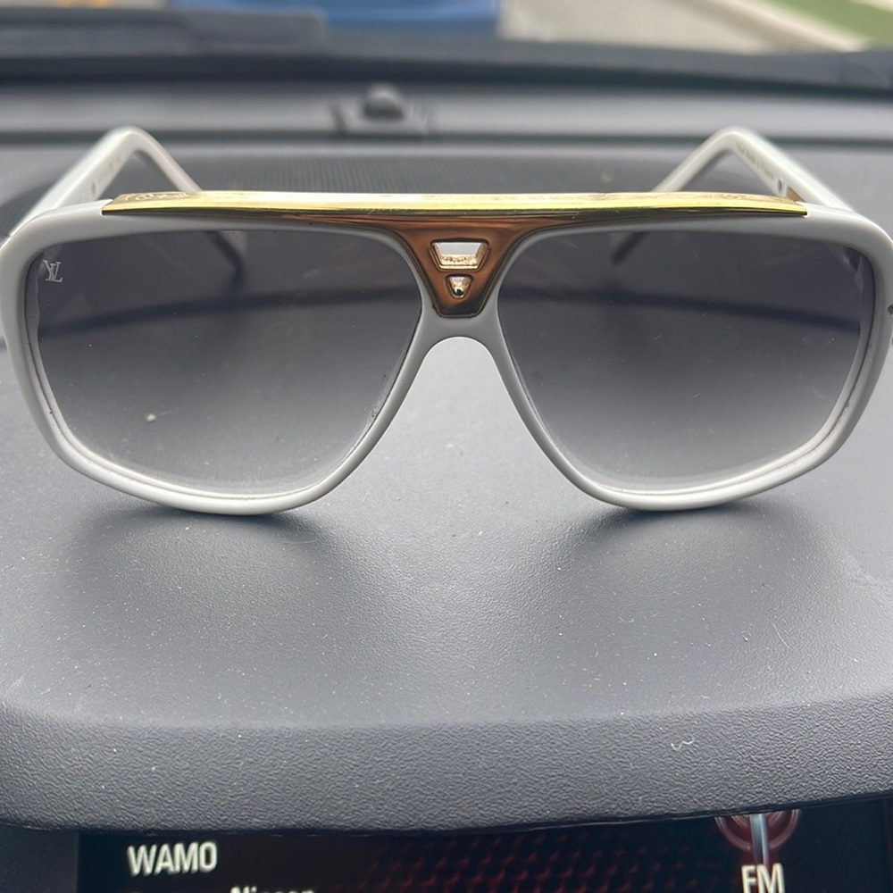 Louis Vuitton White aviator sunglasses